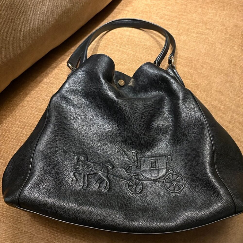 Coach 33727 Horse and Carriage Edie